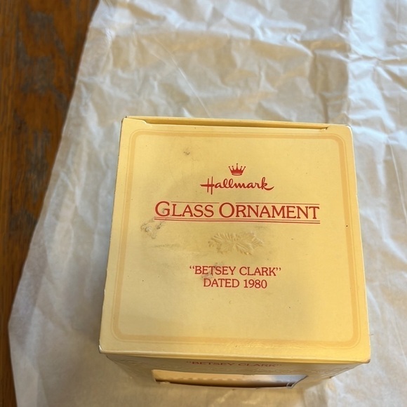 Vintage Hallmark 1980 Betsey Clark Glass Christmas Ornament in original box - Picture 8 of 13